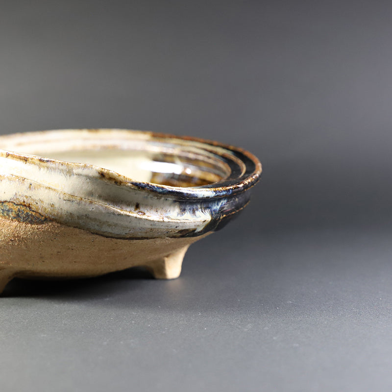 Korean Karatsu abalone bowl by Okamoto Sakurei