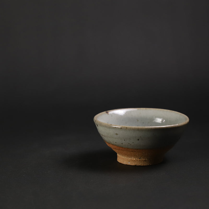 Madara Karatsu sake cup by Kenta Nakazato
