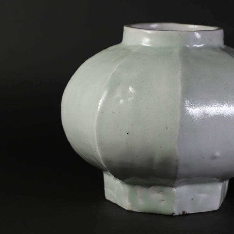 White porcelain chamfered jar by Soichiro Maruta